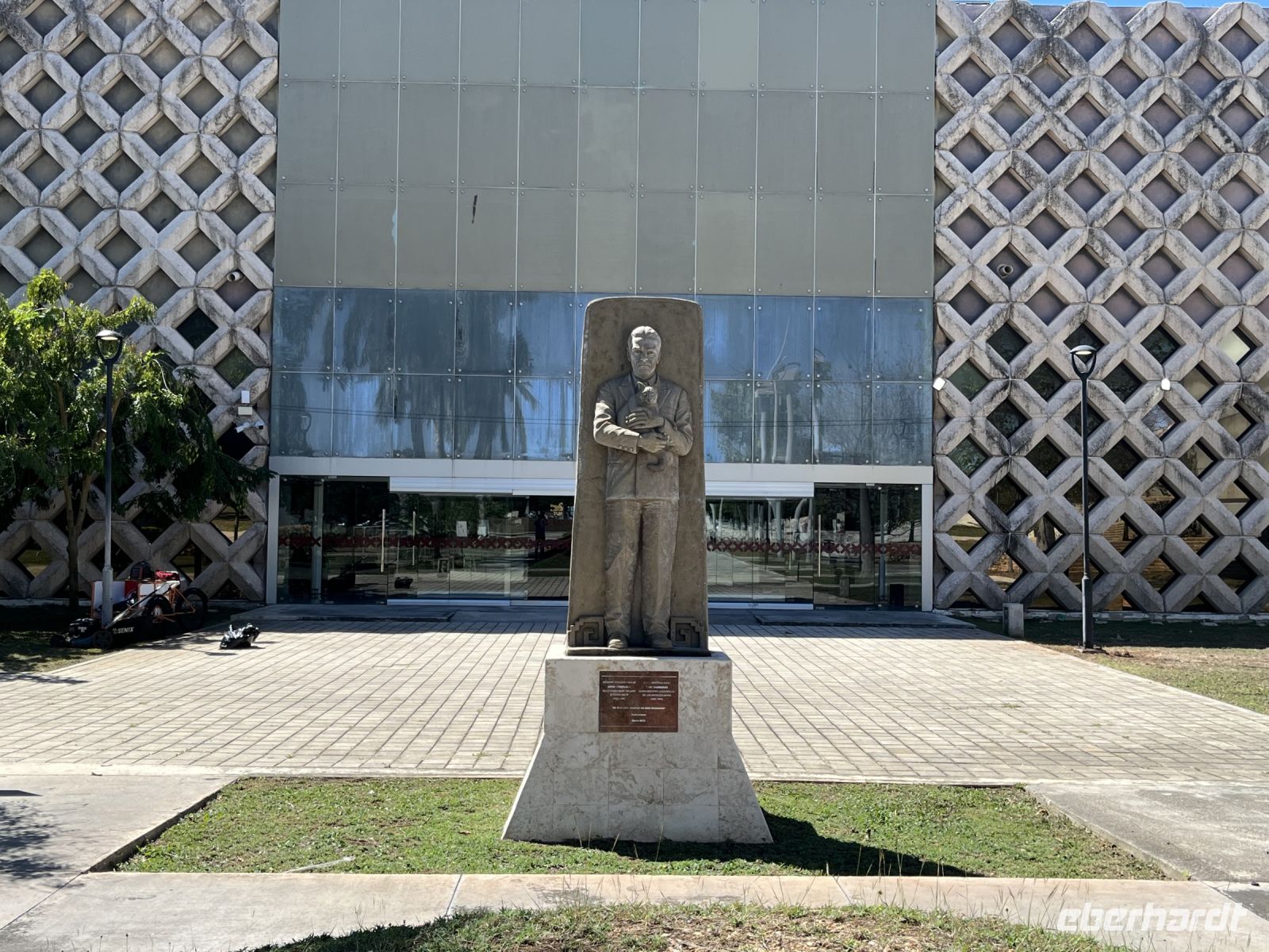 Denkmal von Juri Walentinovitsch Knorosow, Merida