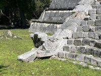 Steinschlange am Grab des großen Priesters, Chichen Itza