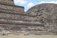 Tempel des Quetzalcóatl innerhalb der Zitadelle – Teotihuacán