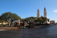 Zócalo mit Kathedrale – Campeche