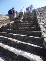 Aufsteig auf die Sonnenpyramide