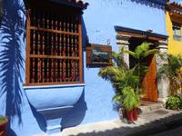 Koloniale Farbenpracht in den Gassen der Altstadt