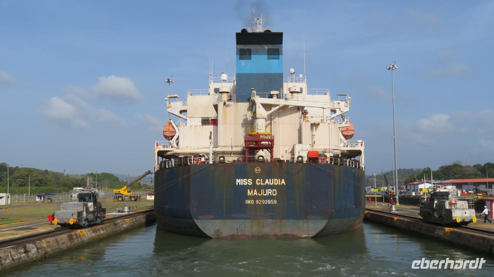 Fahrt durch den Panama Kanal