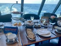 Exklusives Frühstück mit Sekt und Pralinen, Esszimmer, Mein Schiff 1