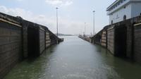 Fahrt durch den Panama Kanal