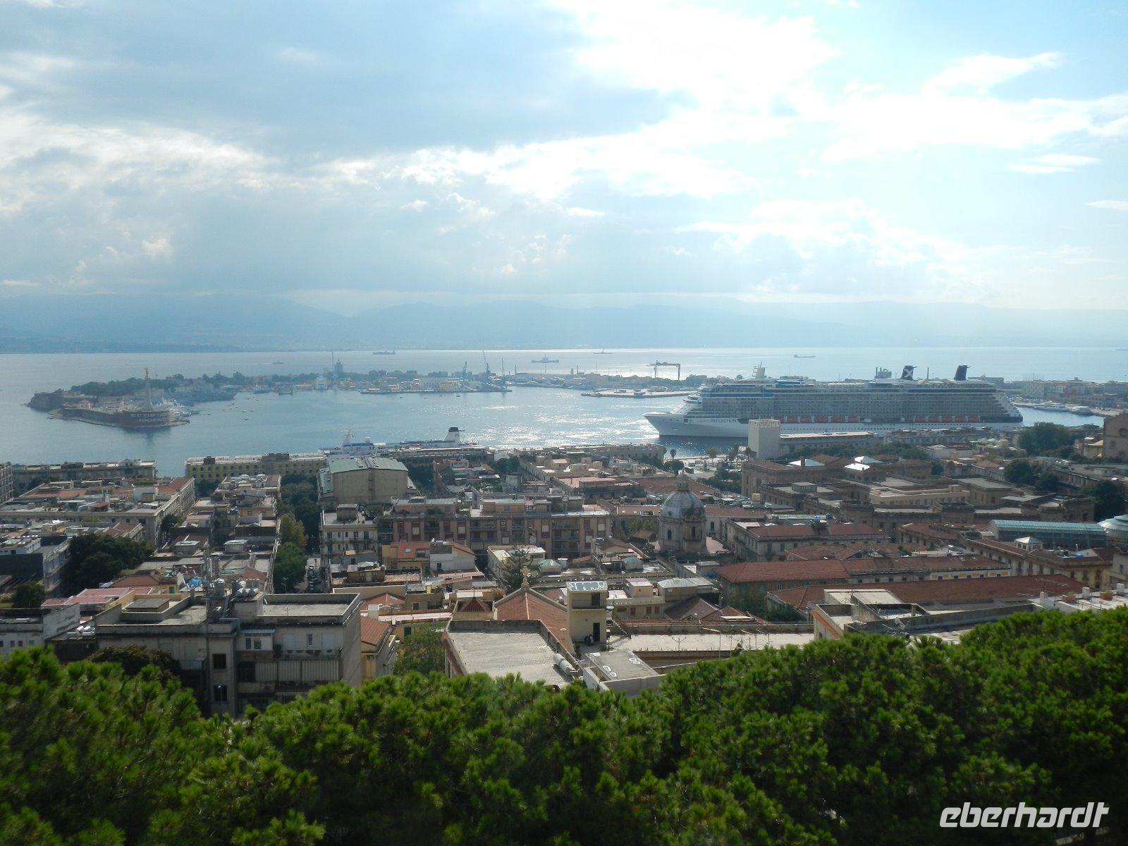 MS Berlin im Hafen Messina 