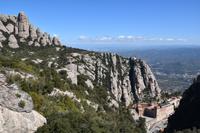 0590 Bus 1 - Montserrat_Blick zur Benediktinerabtei Santa Maria de Montserrat