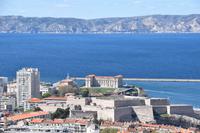 0685 Bus 1 - Marseilles_Aussicht von der Basilika Notre-Dame-de-la-Garde zum Palais du Pharo