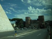 Stadttor Porta San Paolo in Rom