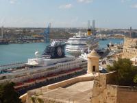 Kreuzfahrtschiffe im Hafen