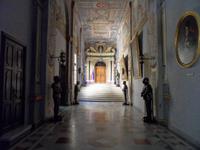 stille Wächter im Großmeisterpalast