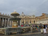 Rom - Vatikanstadt Petersplatz mit Petersdom