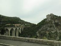 Fahrt nach Nizza entlang der Côte d'Azur - Blick auf die Teufelsbrücke