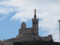 Marseille - alter Hafen in der Innenstadt -  Blick zur Notre-Dame de la Garde