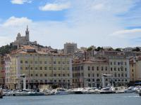 Marseille - alter Hafen in der Innenstadt -  Blick zur Notre-Dame de la Garde