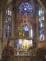 Palma de Mallorca -Besuch der Kathredrale Sa  Seu -  Hauptaltar mit Licht-Installation von Antoni Gaudí