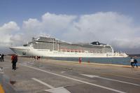 Die Magnifica im Hafen von Korfu