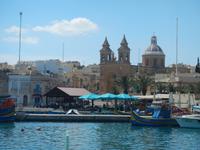 Marsaxlokk mit Luzzu-Booten 