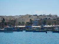 Marsaxlokk mit Luzzu-Booten 