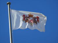 Flagge am fürstlichen Palast von Monaco