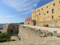 Ibiza-Stadt – mächtige Festungsmauern