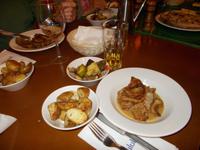 DSCN0173 Essen im Gululu St.Juliens