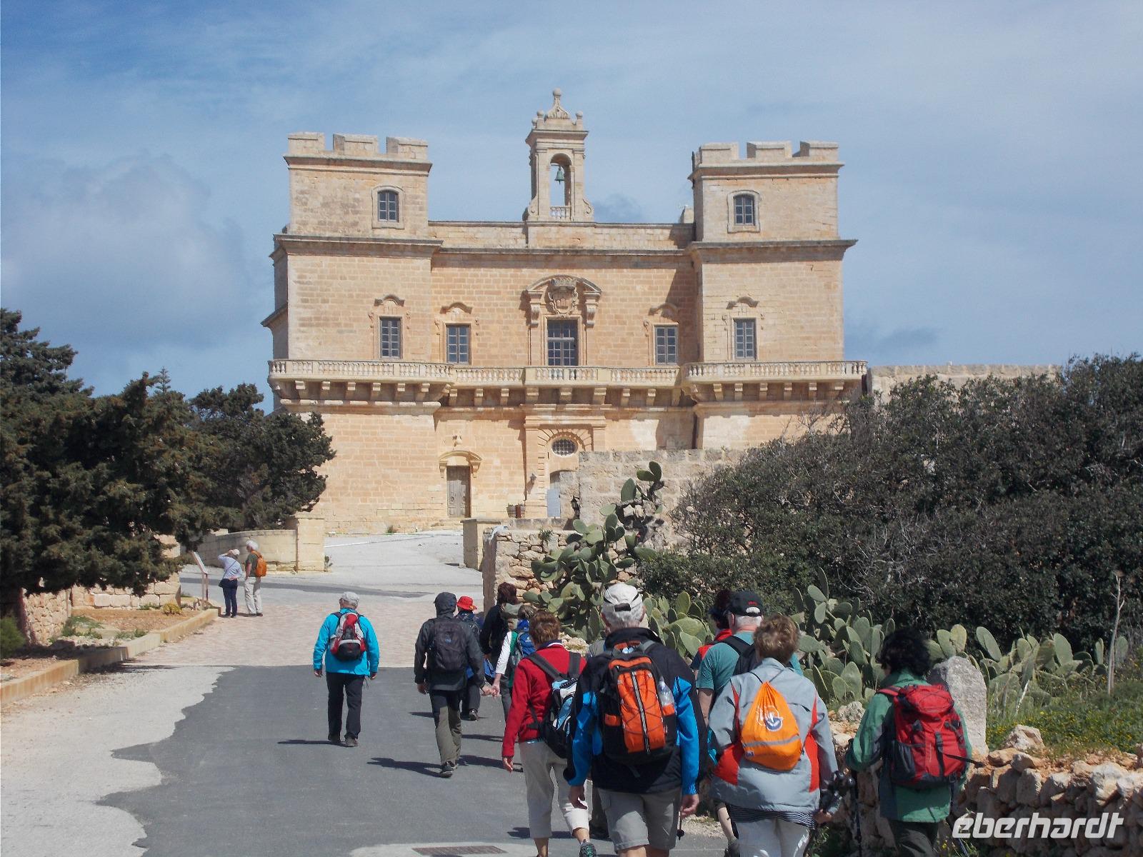 DSCN0185 Selum Palace