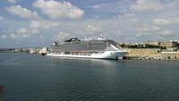 Die MSC Seaview im Hafen Vallettas