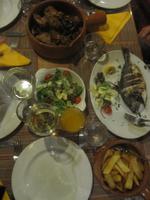 126_traditionelles Abendessen_Hauptgang_Kaninchen und Fisch