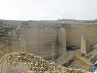 186_Wanderung zum Blue Hole_Tagebau Kalkstein