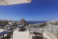 Traumblick von der Dachterrasse des Maritim Hotels in Melliena, Malta