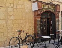 Pittoreskes Café in Valetta