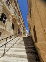Schmale Gasse in Birgu, Malta