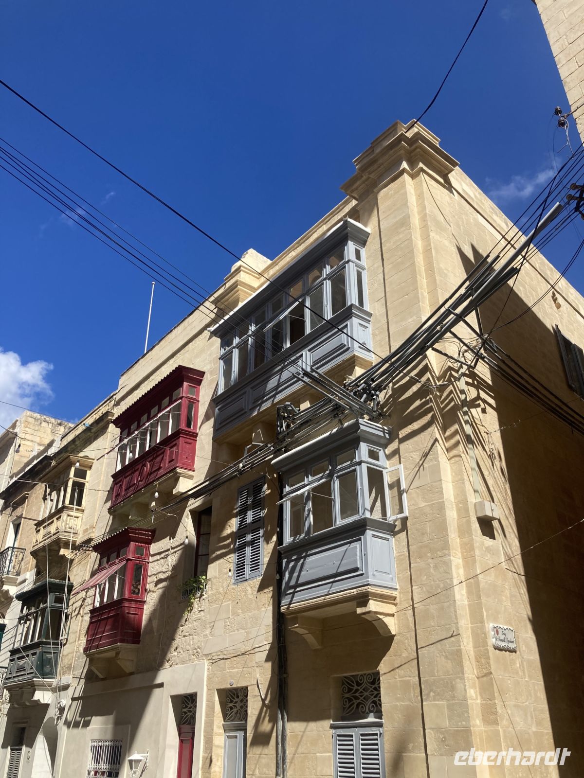 typische Erkerbalkone von Malta