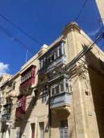 typische Erkerbalkone von Malta