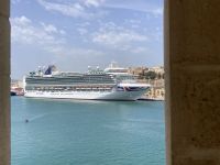 täglich ein neues Kreuzfahrtschiff
