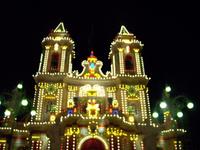 für eine Festa geschmückte Kirche in Zabbar