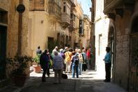 Unterwegs in den Straßen von Birgu