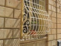 Pregnant-Window in Mdina