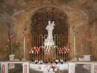 Grotto of our Lady in Mellieha. Hier wird Maria für erfüllte Kinderwünsche gedankt.