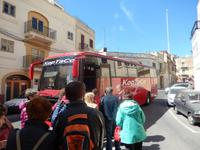 Unser Busfahrer hatte es in den engen Straßen Qormis nicht immer ganz einfach.