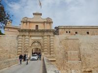 Neues und altes Stadttor von Mdina.