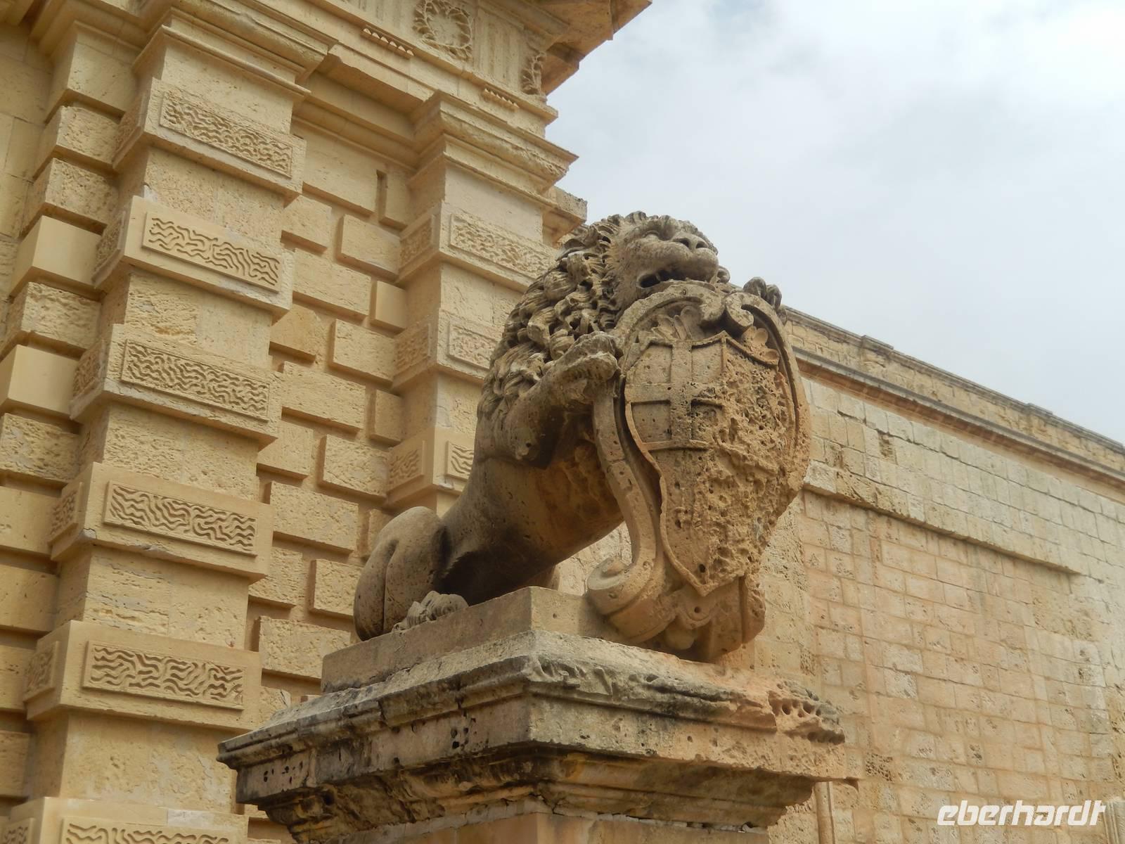 Der Löwe bewacht das Tor von Mdina.