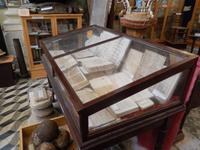 Alte Bücher im Kirchenmuseum der Laurenziuskirche.