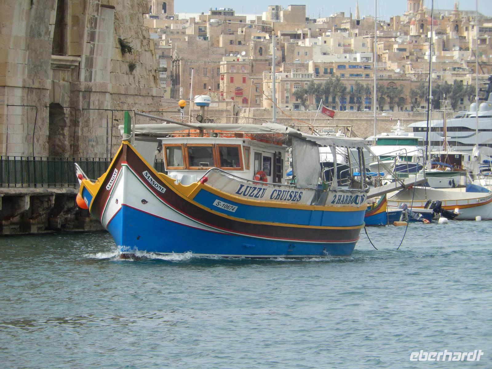 Mit einem Luzzu erkundeten wir dann den Grand Harbour und den Marsamxett Naturhafen.