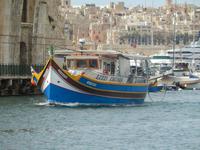 Mit einem Luzzu erkundeten wir dann den Grand Harbour und den Marsamxett Naturhafen.