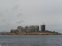 Als Touristenhochburg wird in Sliema schon moderner gebaut, als es sonst so auf Malta üblich ist.