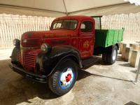 Auch heute noch findet man viele solcher alten britischen LKWs auf Maltas Straßen.