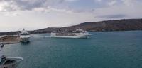 Kreta - im Hafen von Chania - das erste Schiff sticht wieder in See