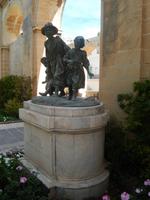 Statue 